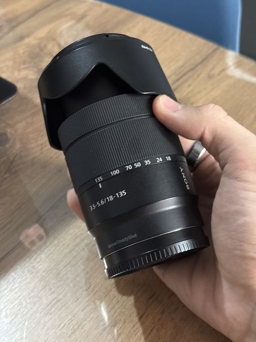 Продам объектив Sony 18-135 f3,5-5,6 OSS