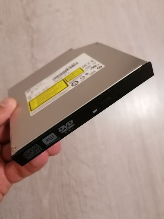 Vând DVD-Writer model GT51N pentru laptopuri