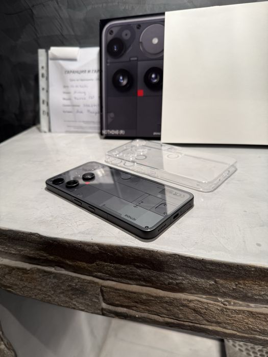 КАТО ЧИСТО НОВ Nothing Phone 3 512GB Black