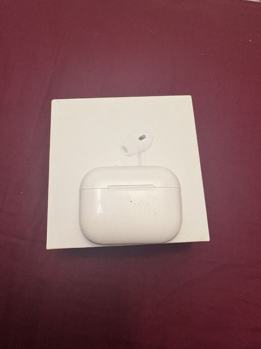 AirPods Pro 2 (2nd generation) folosite