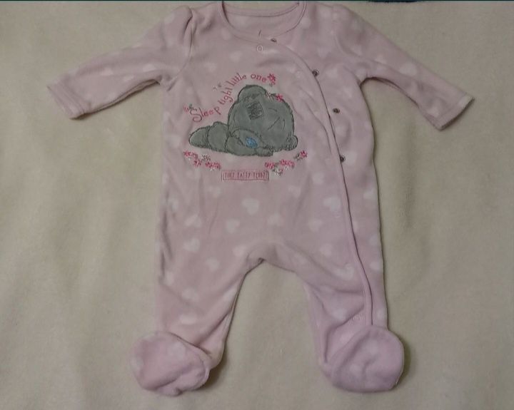 Снежно бели ромпърчета със Зайчето Питър и един розов с мече - 3-6 мес