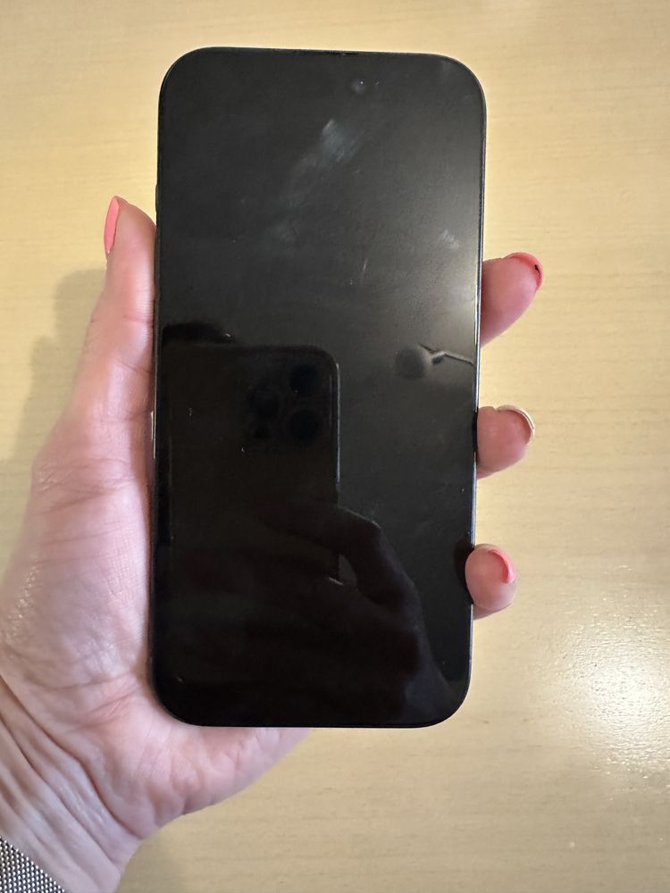 iPhone 15 Pro / Black Titanium /128