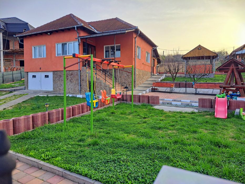 Casa de vanzare zona Mihaesti