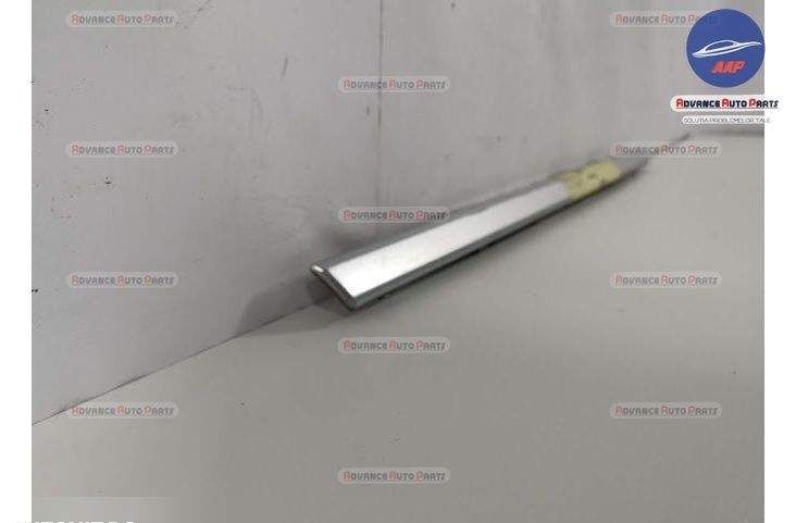 Орнамент за врата отдясно отзад оригинален Вог Ленд Роувър / Ornament