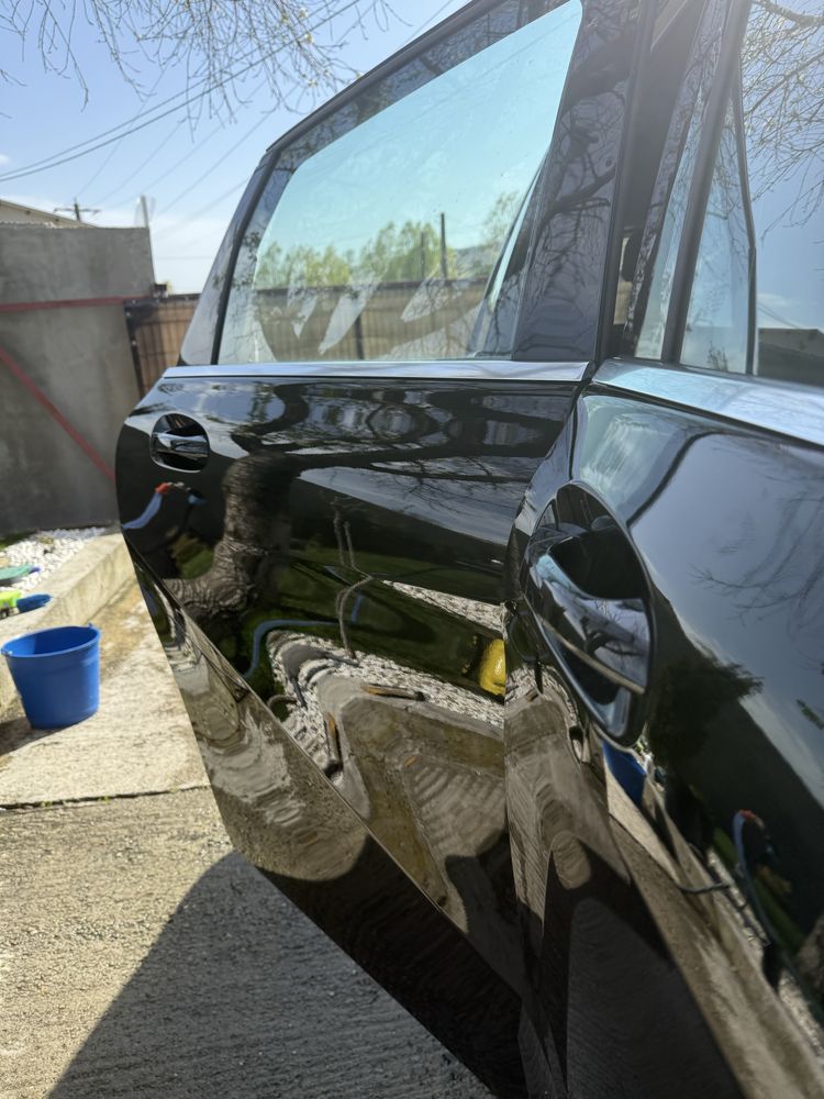 Polish Auto Profesional la Domiciliu – Mașina Ta ca Nouă!