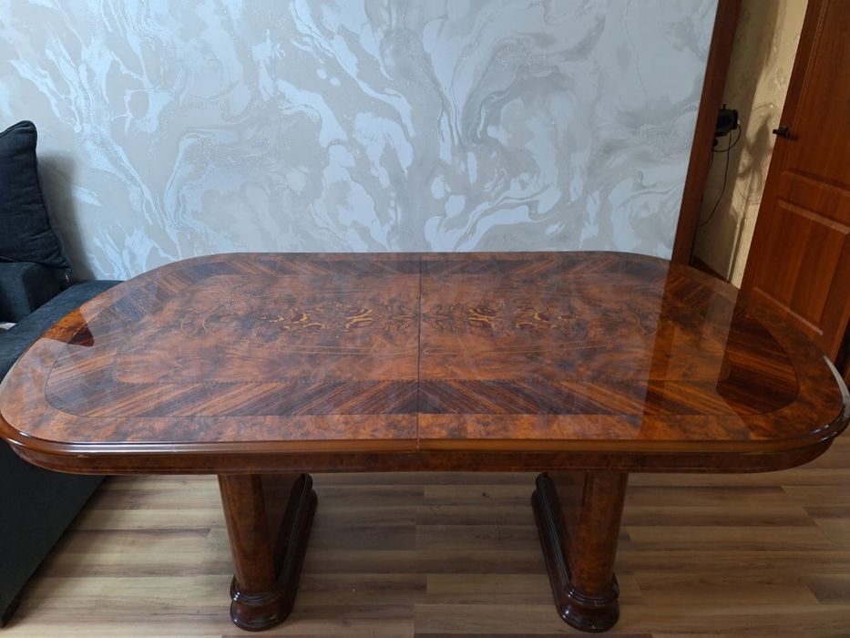 Стол Италия для гостиной/кухни