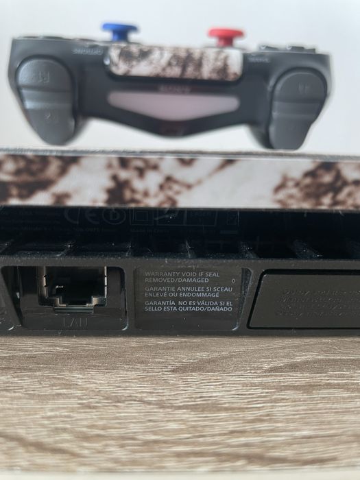 Play Station 4 slim