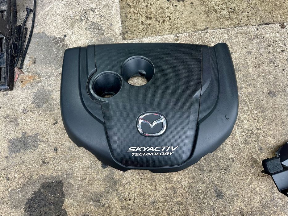 Капак двигател за Мазда 3,6,cx-5  2.2d skyactive!