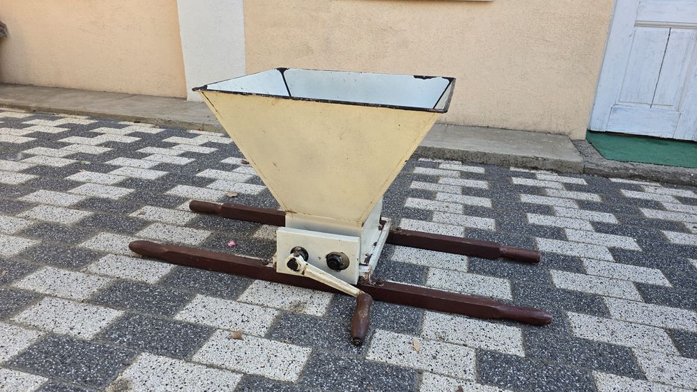 Zdrobitor De Struguri