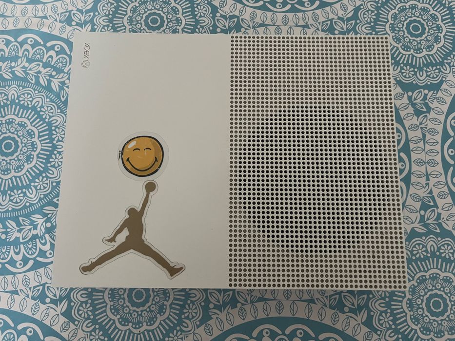 Xbox One S 1TB!!! Перфектно състояние!