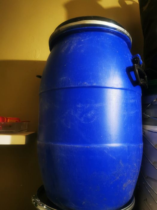 Туба за вода с канелка 10l + бидон 20l