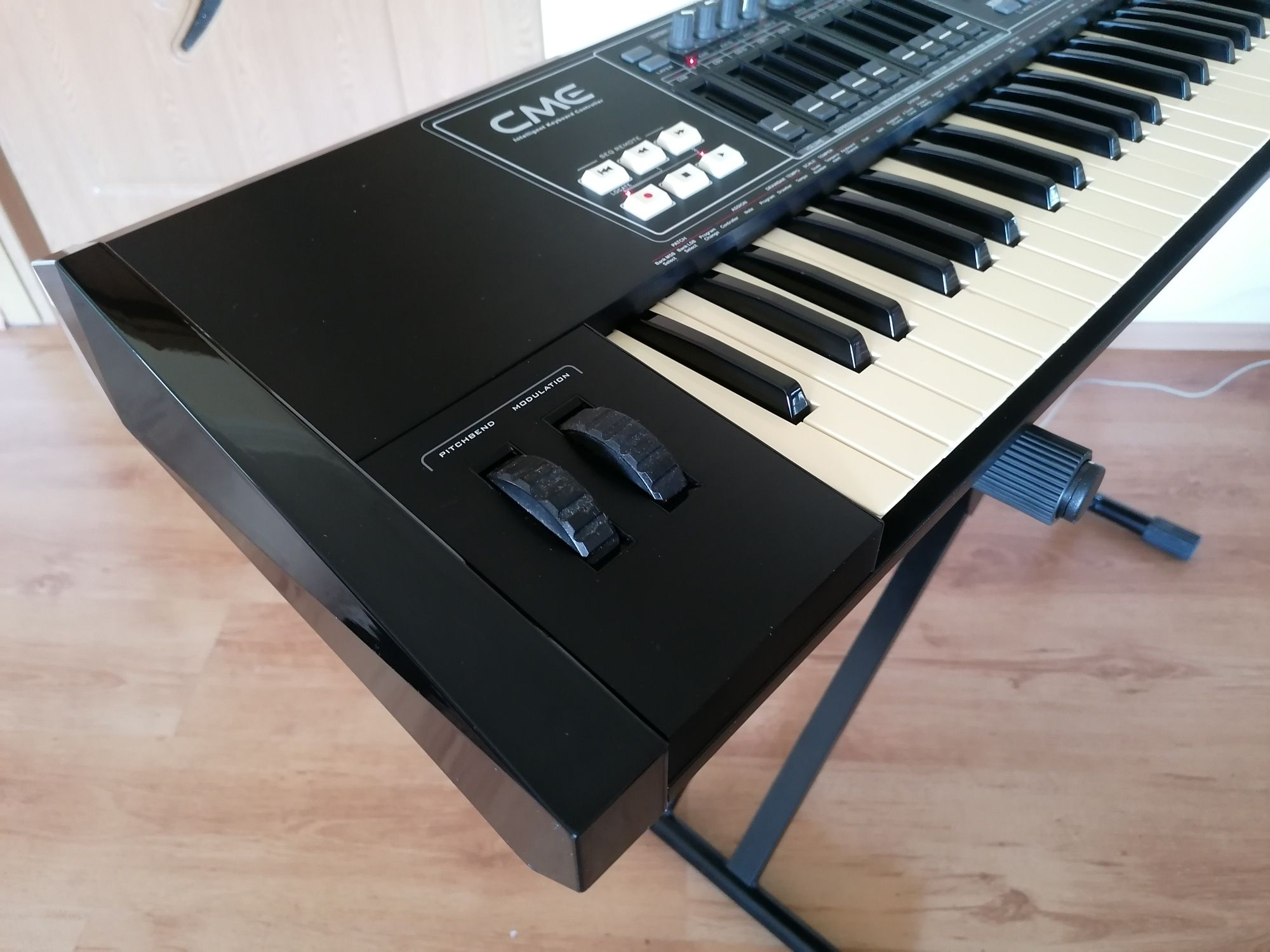 CME UF-70 CLASSIC  midi controller orga pian