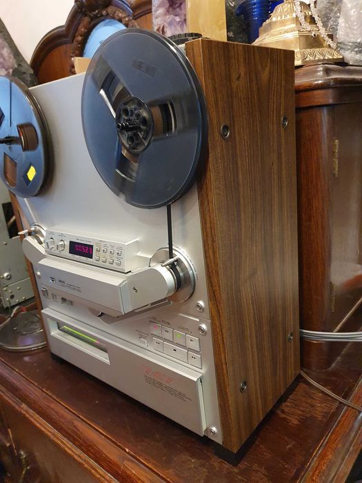 Magnetofon AKAI GX-747 LED Silver, excelent