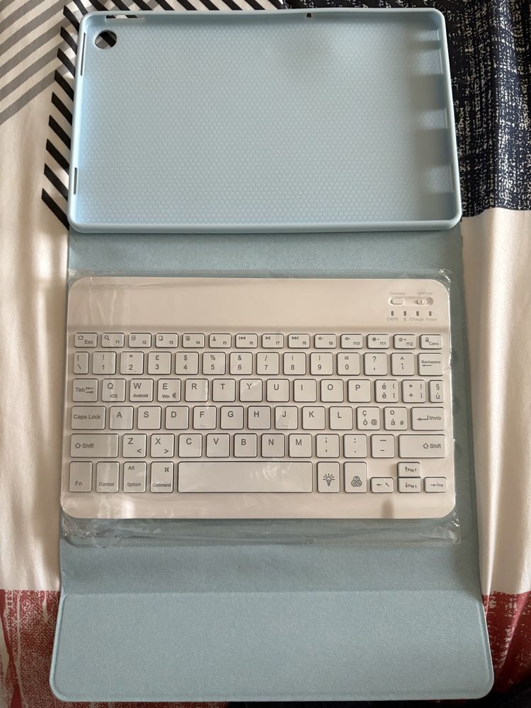 Husa cu tastatura Lenovo Tab M10 Plus