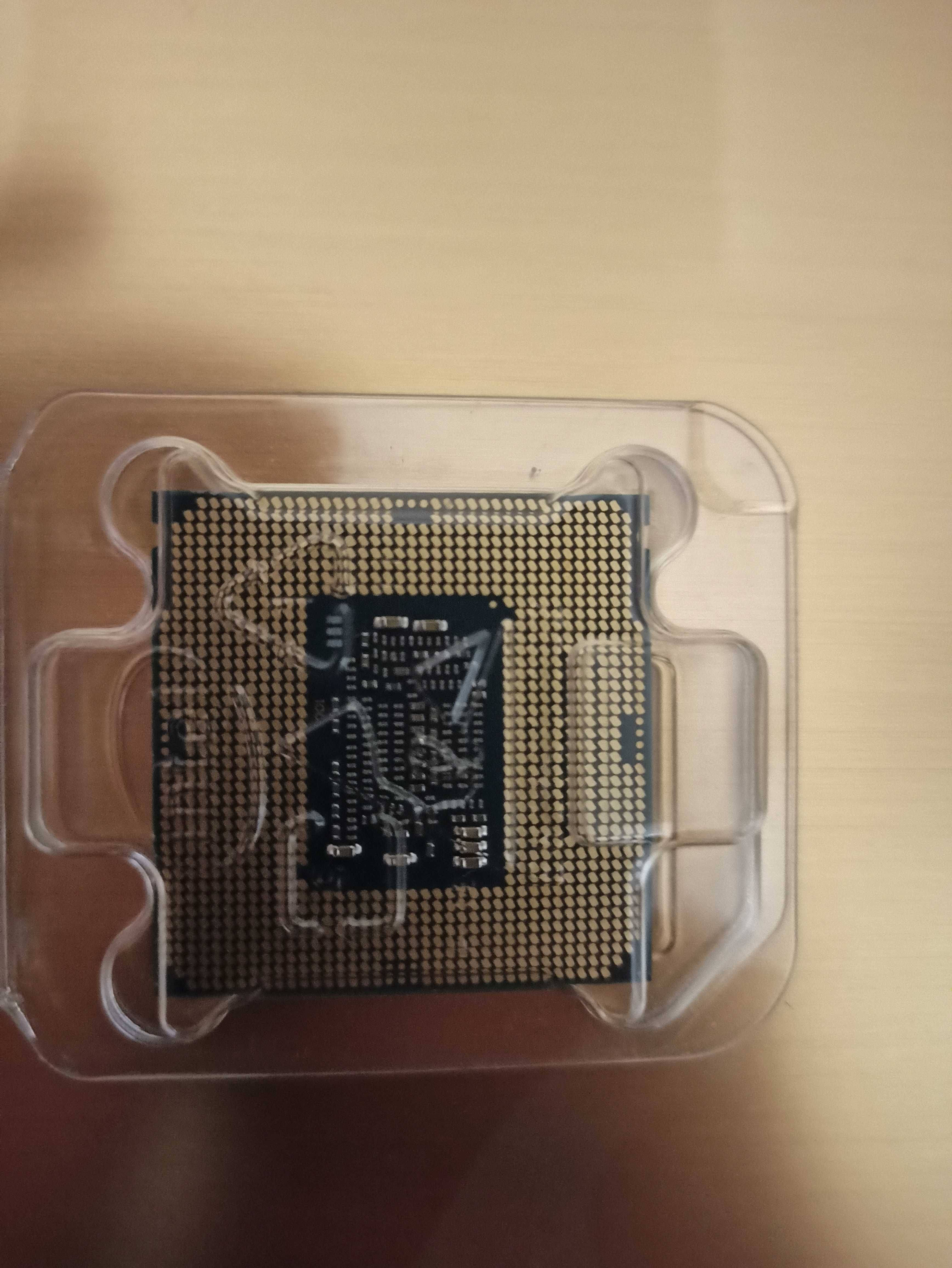 Procesor Intel Core I3 + Cooler