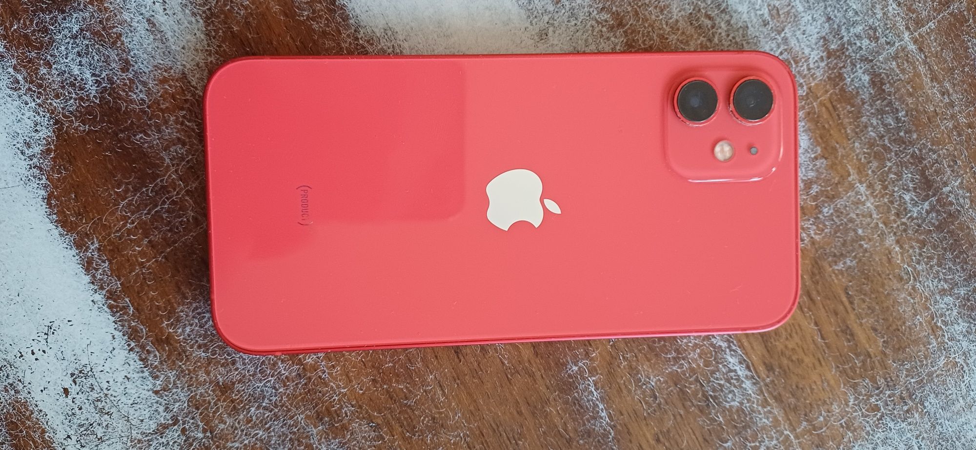 iPhone 12 в перфектно състояние.