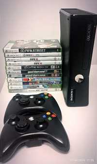 Xbox 360 S, 2 joystikuri, 11 jocuri