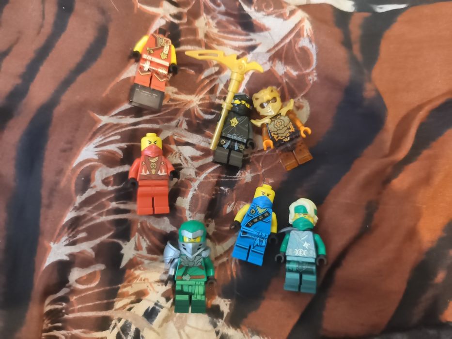 Продавам lego ninjago фигурки