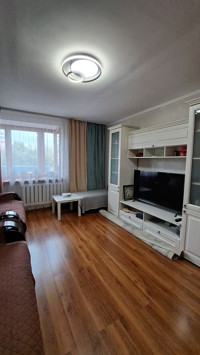 Продам 4 комнатную квартиру