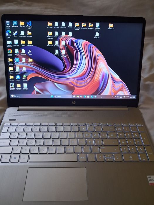 Vand laptop perfect funcțional