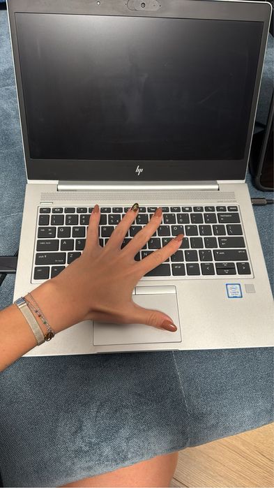 HP EliteBook 830