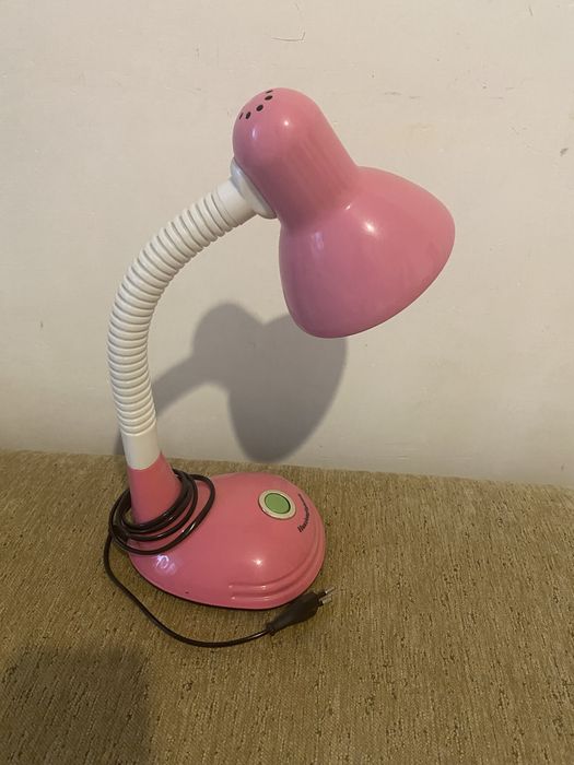 Продам настольную лампу