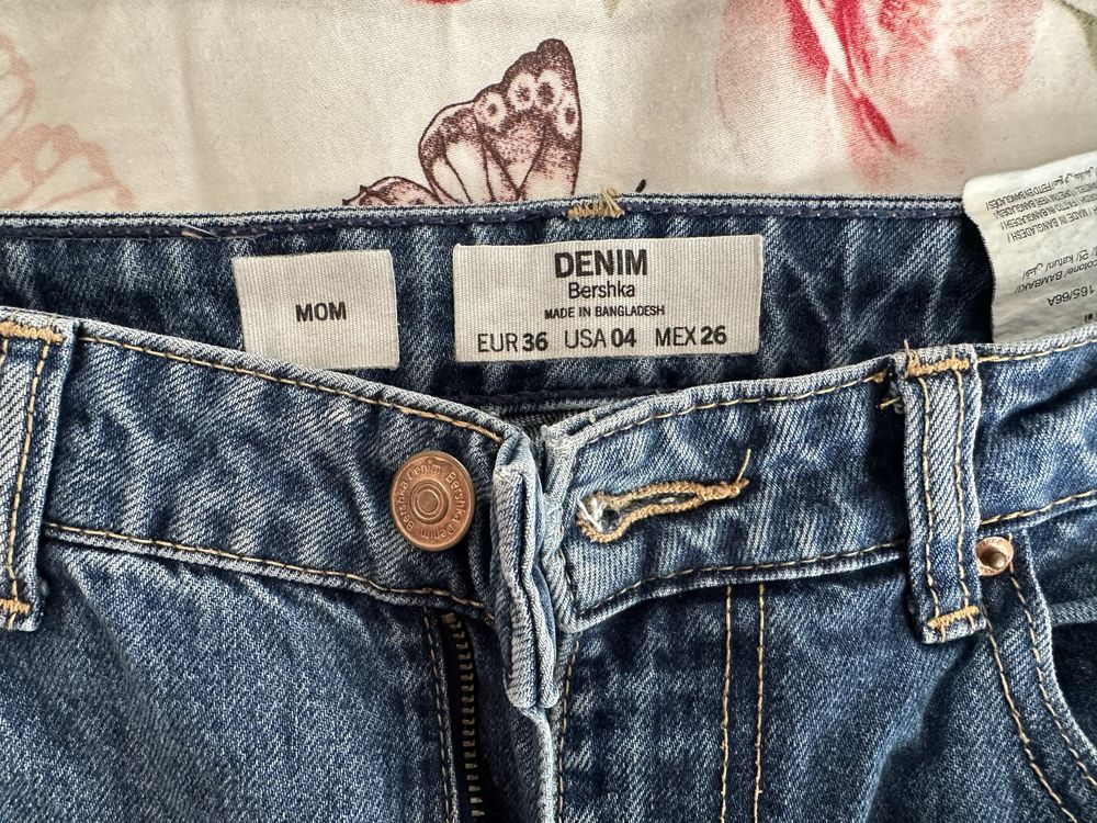 Дънки Bershka Mom