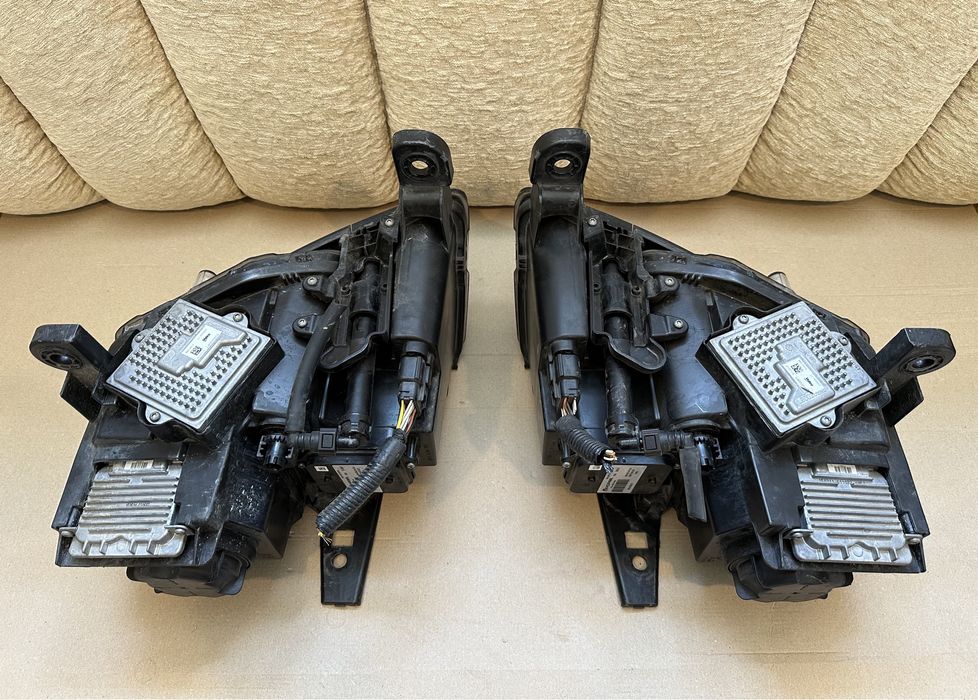 Faruri, Far stanga / Far dreapta Jeep Grand Cherokee 2014-2021