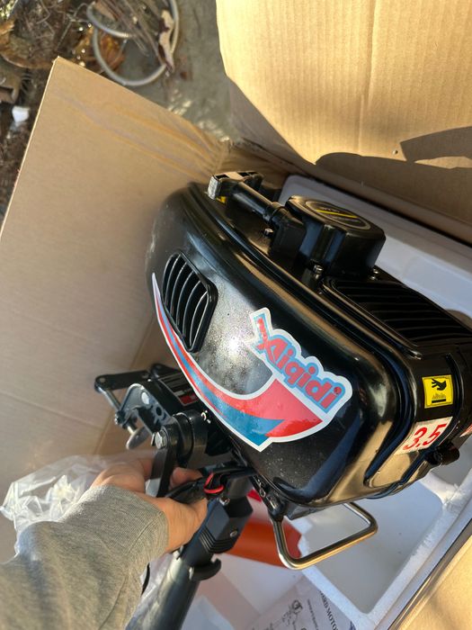 Motor barca Xliqidi 3.5 cp