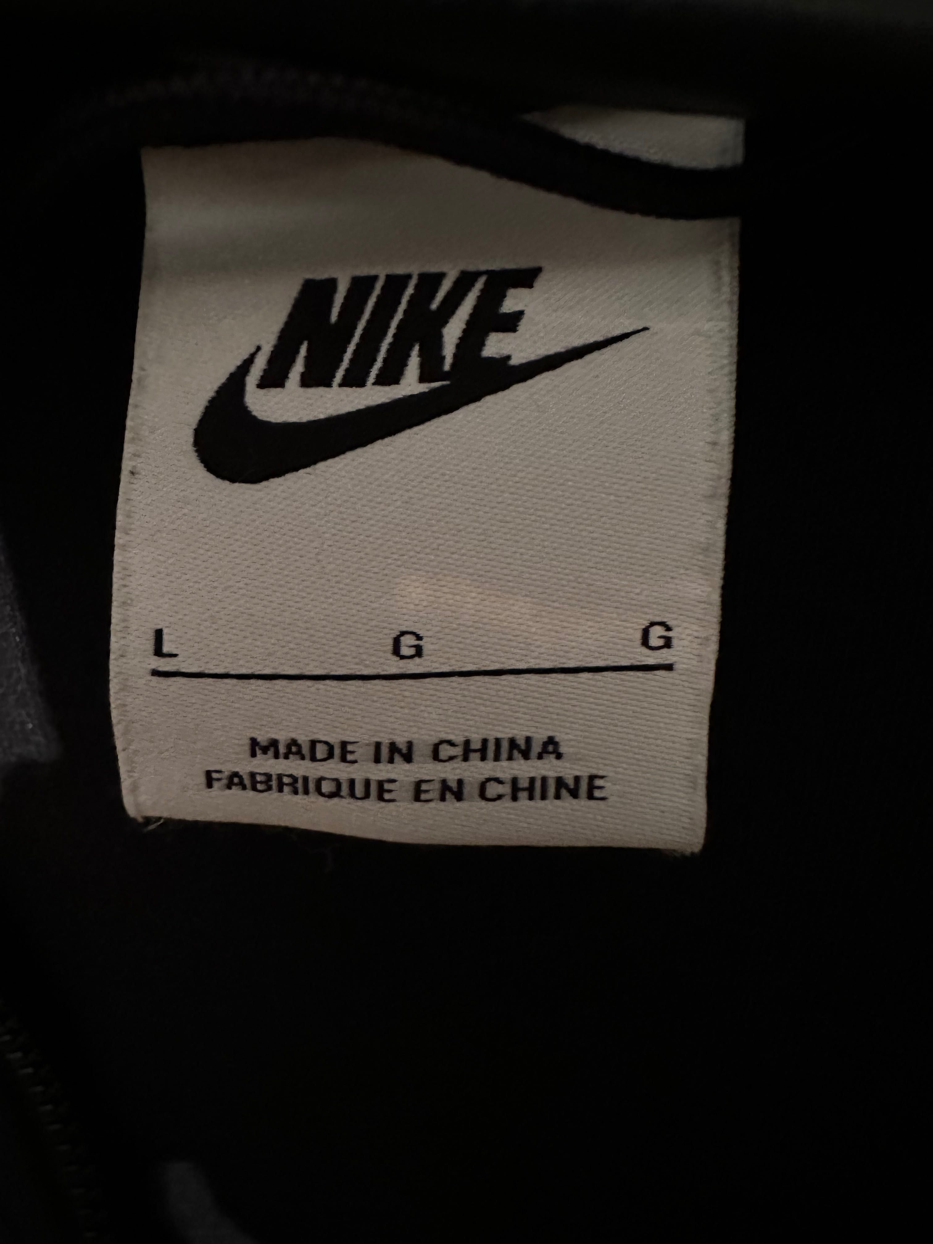 Bluză Nike. tech