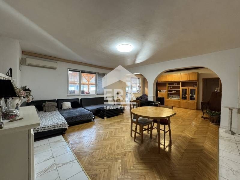 ЕКСКЛУЗИВНО! ЕРА Дъстър предлага за продажба просторна многофункционал