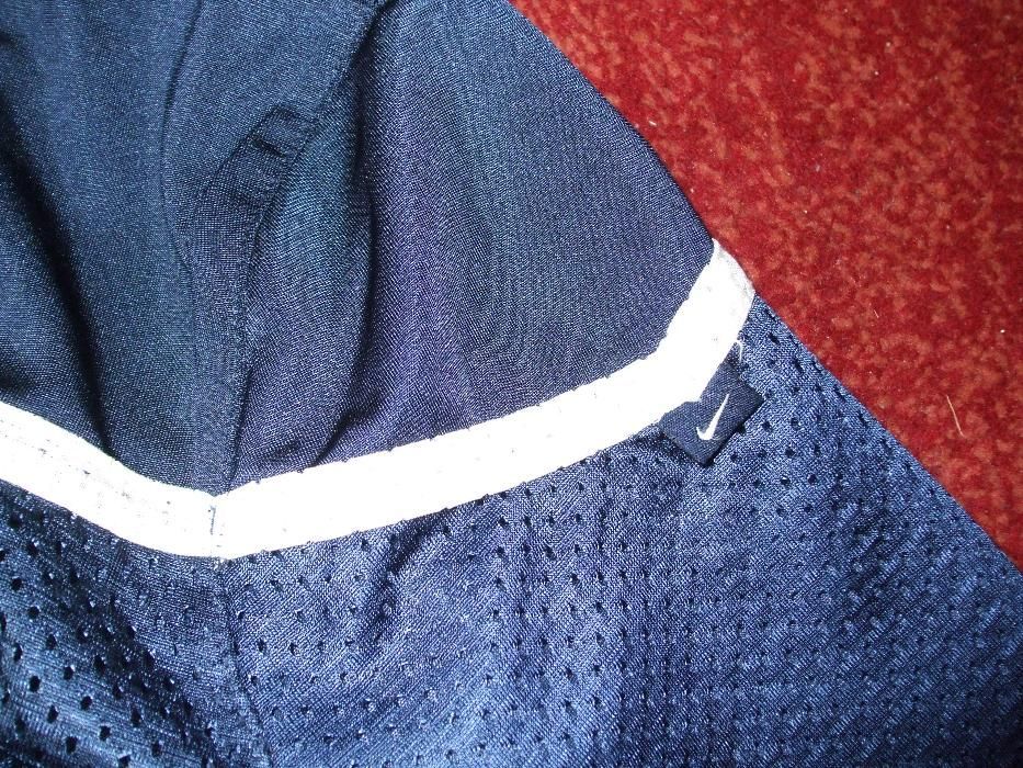 bluza sport Nike mar.6 ani