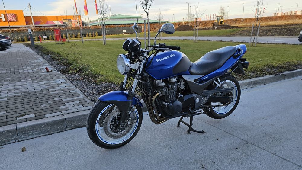 Kawasaki zr 750 2004 schimb cu ceva mai mare