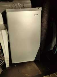 Малък хладилник Neo