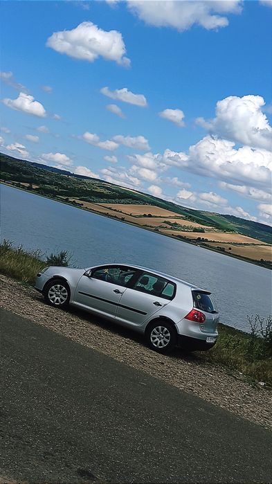 Vând Golf 5  / 1.6Fsi