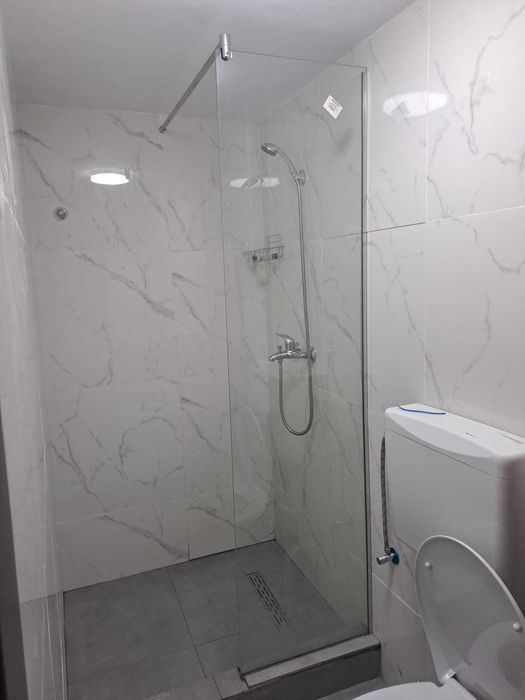 Super oferta. Locuinta la casa. Curte comuna. Piata Abator