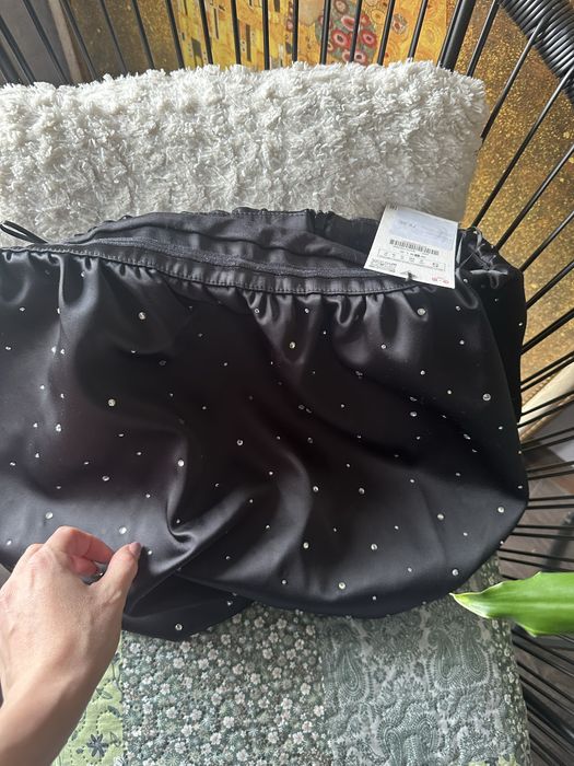 Черен топ zara без презрамки