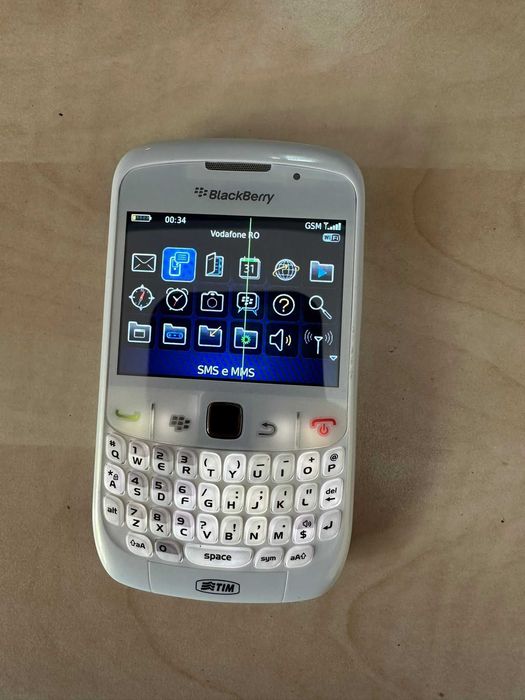 blackberry 8520 de culoare alba