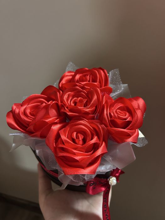 Сатенена кутия под формата на сърце!