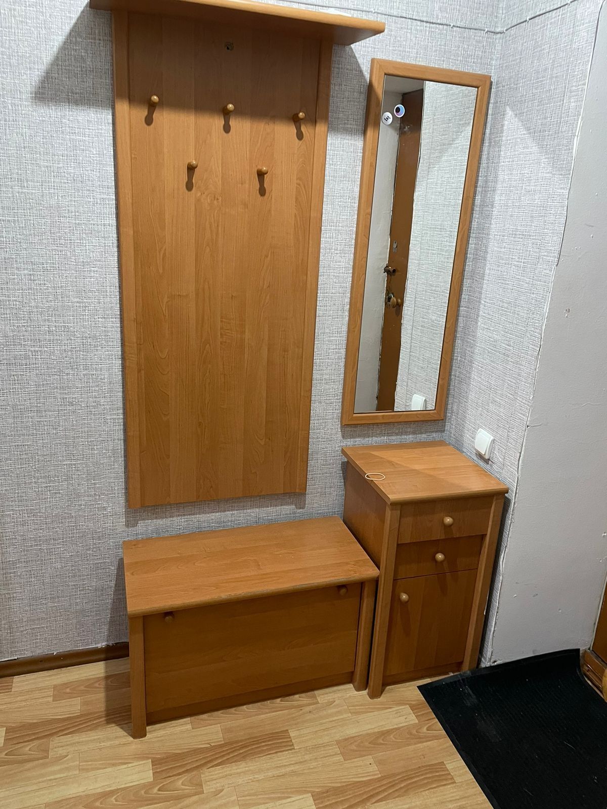 Продам мебель в прихожую