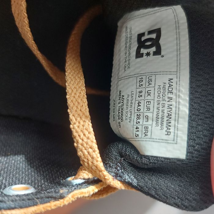 Vand tenesi DC piele intoasa NOI