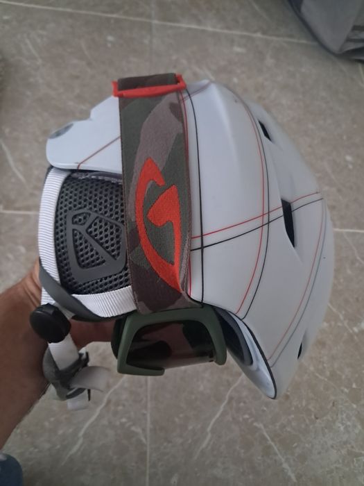 Casca  ski cu ochelari