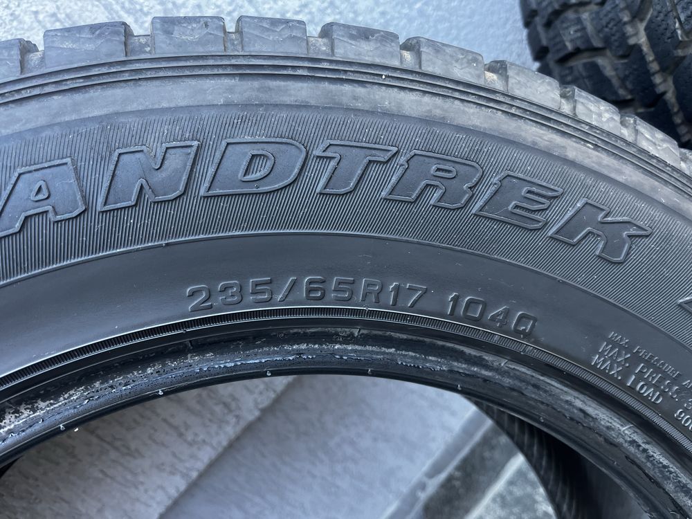 Dunlop  iarna 4X4 235/65/17