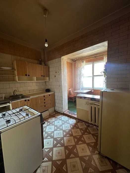 продаю 2-х комнатную квартиру массив куйлюк 4 рядом с метро