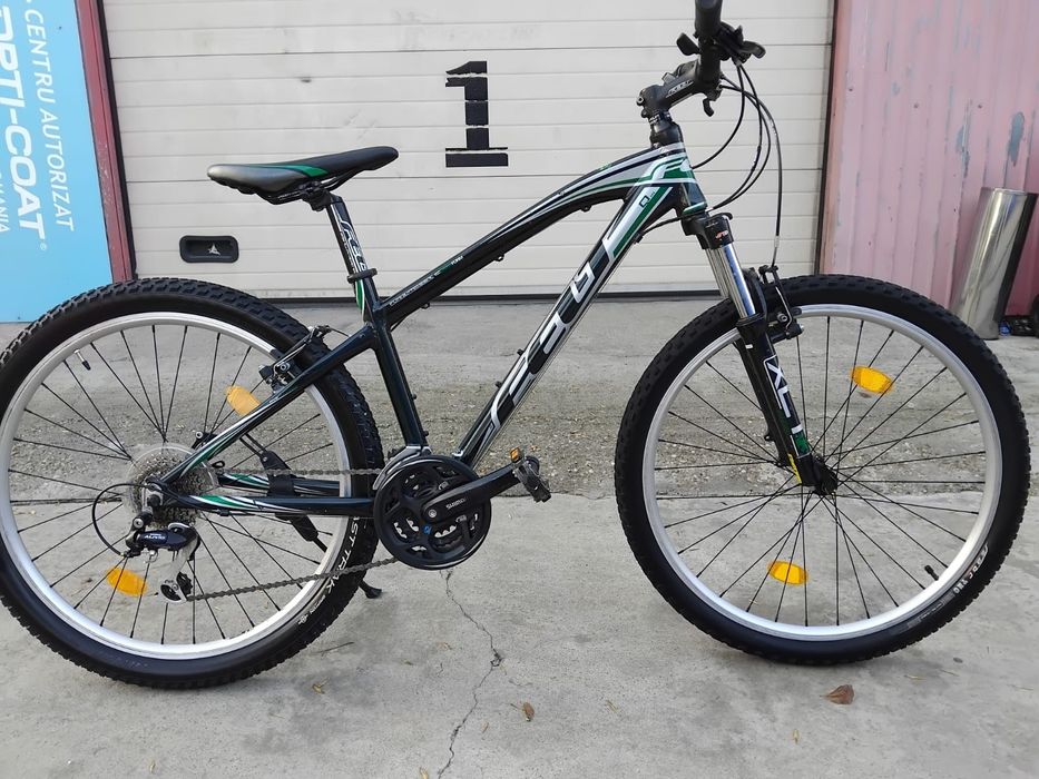 Vând bicicleta din aluminiu