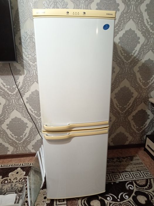 Продам холодильник