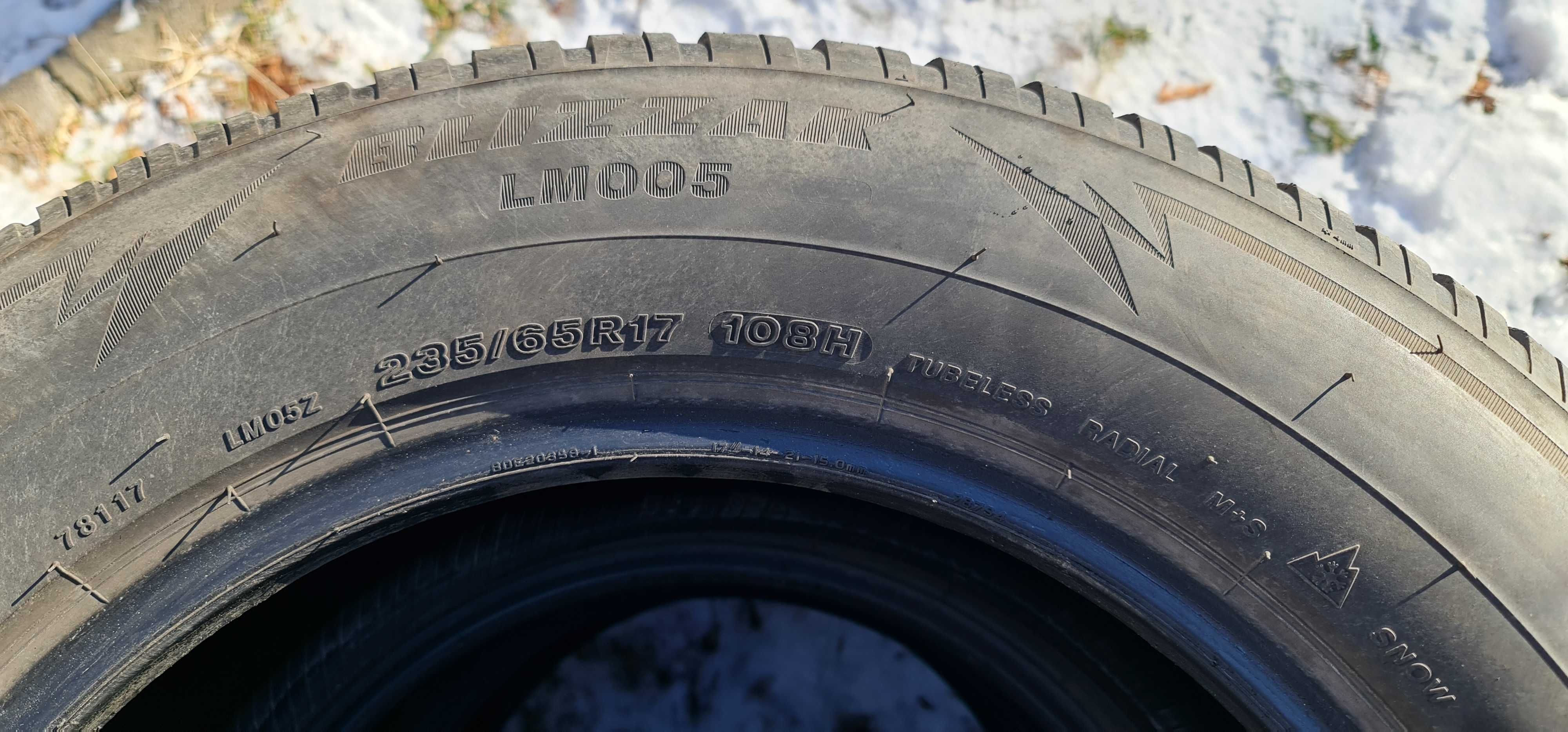 3 броя зимни гуми Bridgestone Blizzak LM005 235/65/17