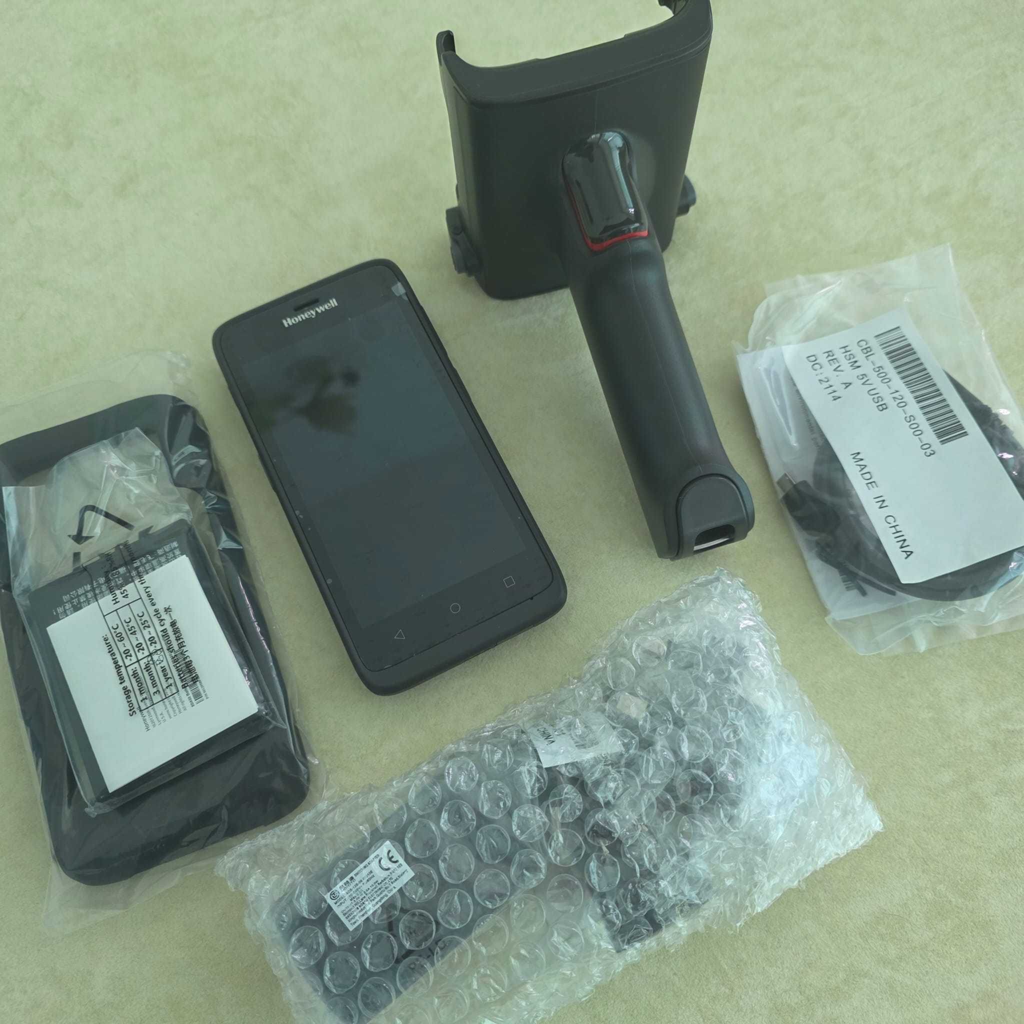 Scaner Honeywell EDA51 cu Pistol grip si husa protectie - nou