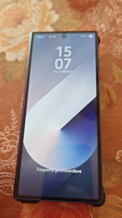 Продавам Samsung Z Fold 6