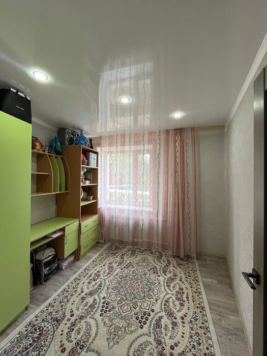 Продам 4 комнатнаю квартиру